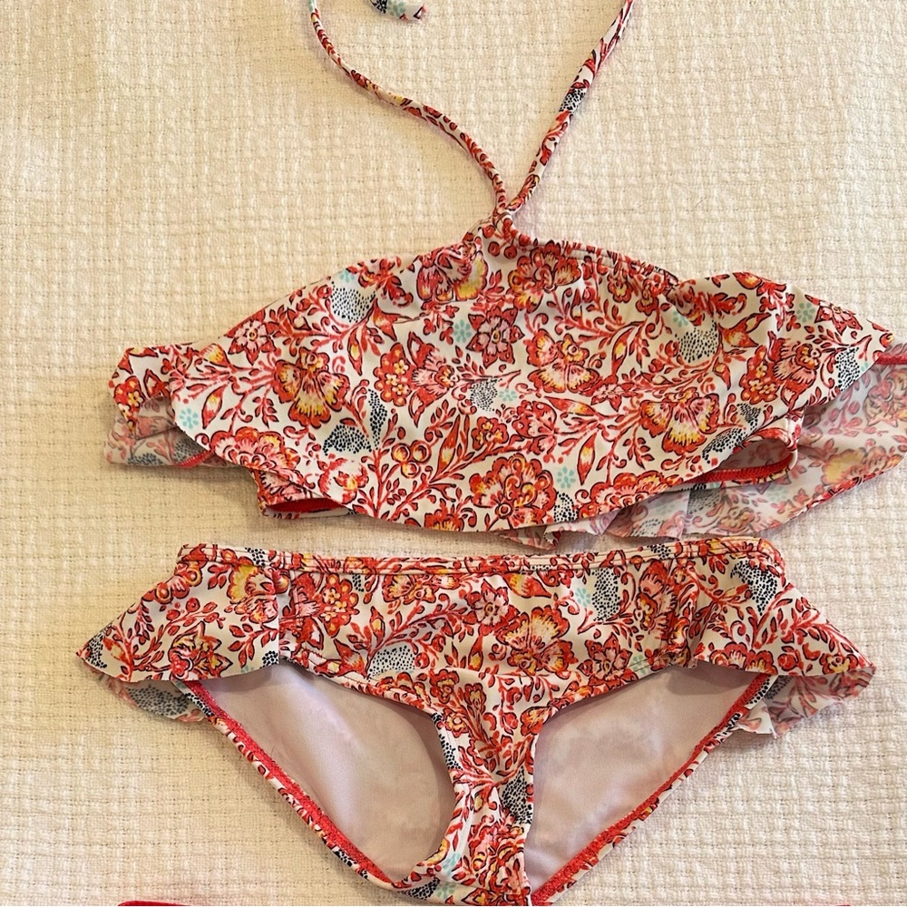 Girls “Billabong” 2 piece, like new